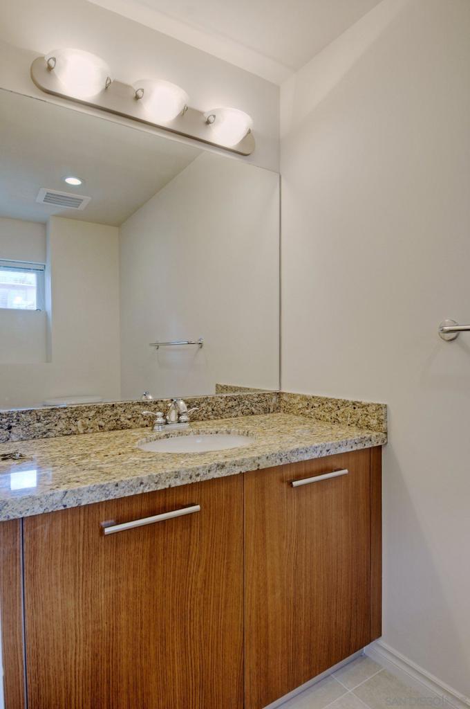 825 W W Beech St 302