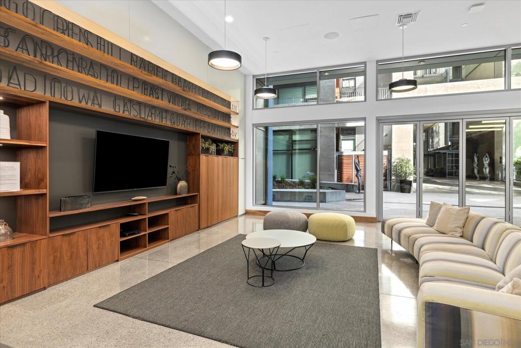 321 10Th Ave 207