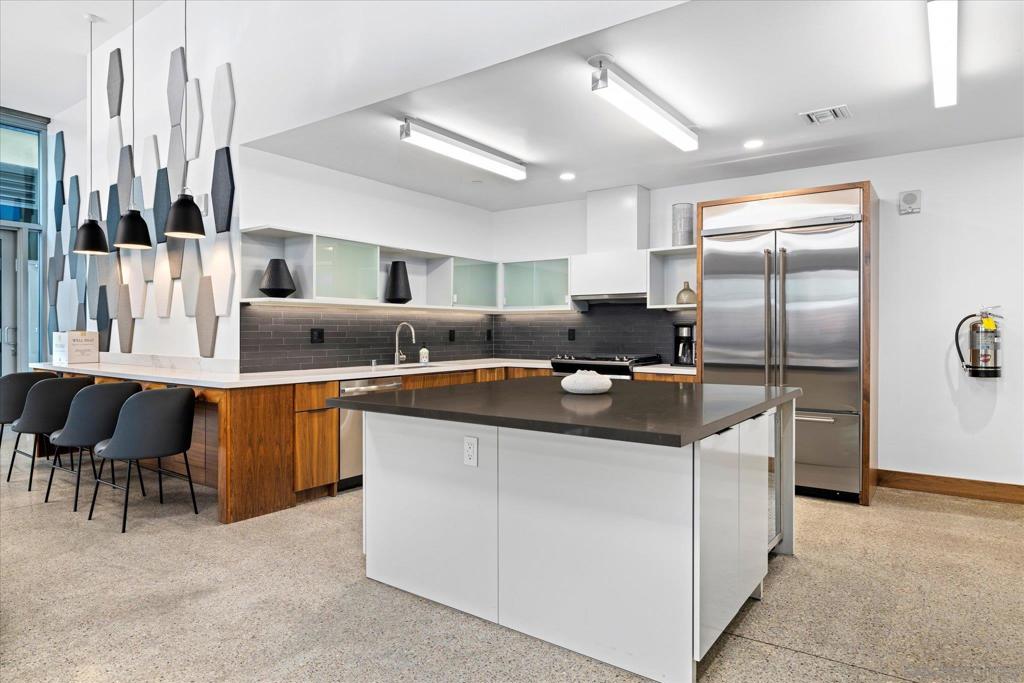 321 10Th Ave 207