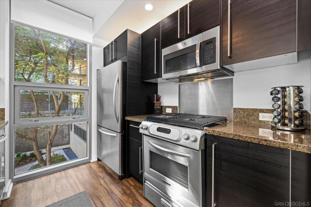 321 10Th Ave 207
