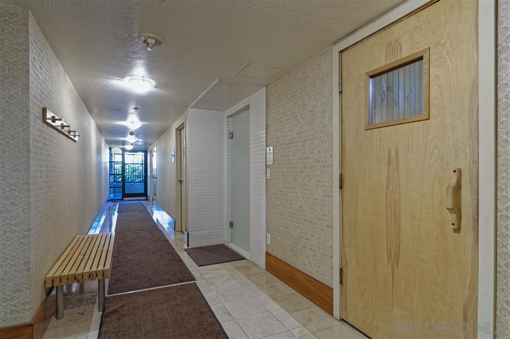 1205 Pacific Hwy 402