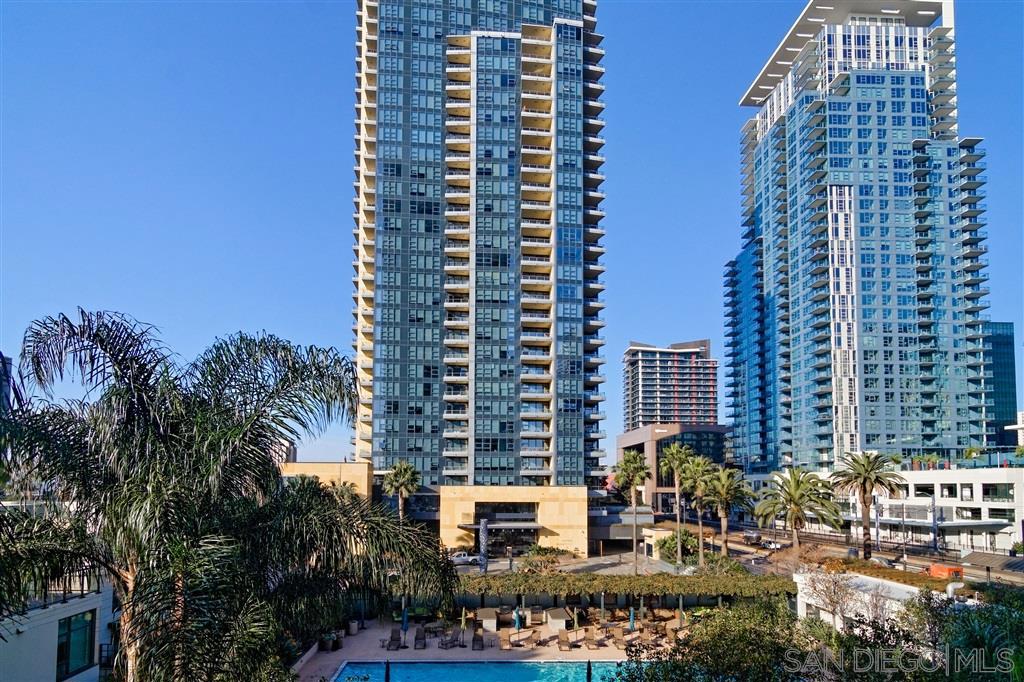 1205 Pacific Hwy 402