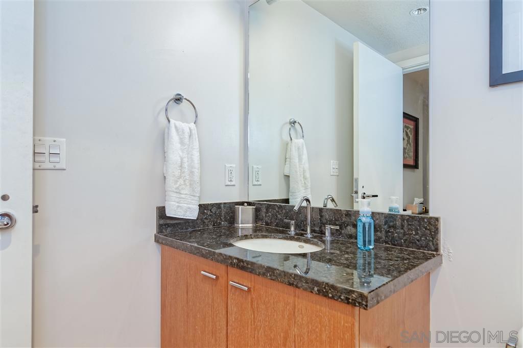 1205 Pacific Hwy 402