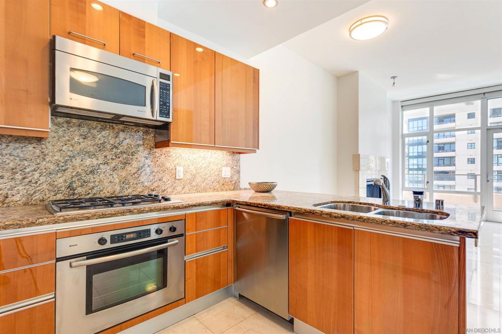 550 Front Street 402