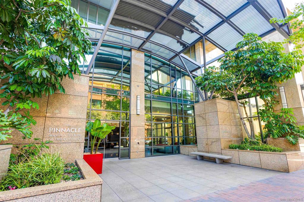 550 Front Street 402