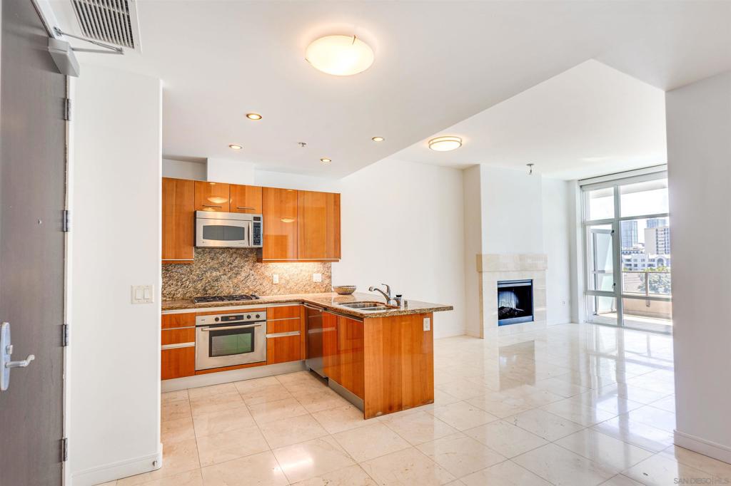 550 Front Street 402