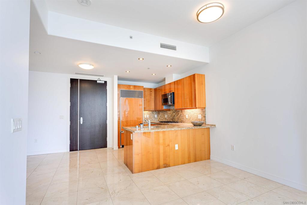 550 Front Street 402