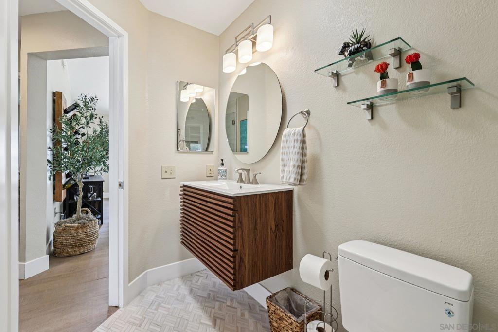 1305 Eagle Glen