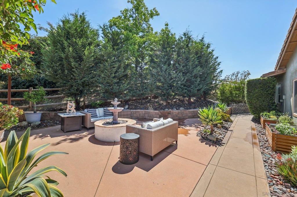 1305 Eagle Glen