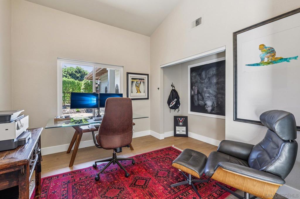 1305 Eagle Glen