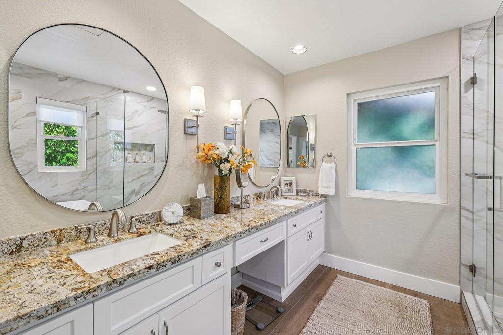 1305 Eagle Glen