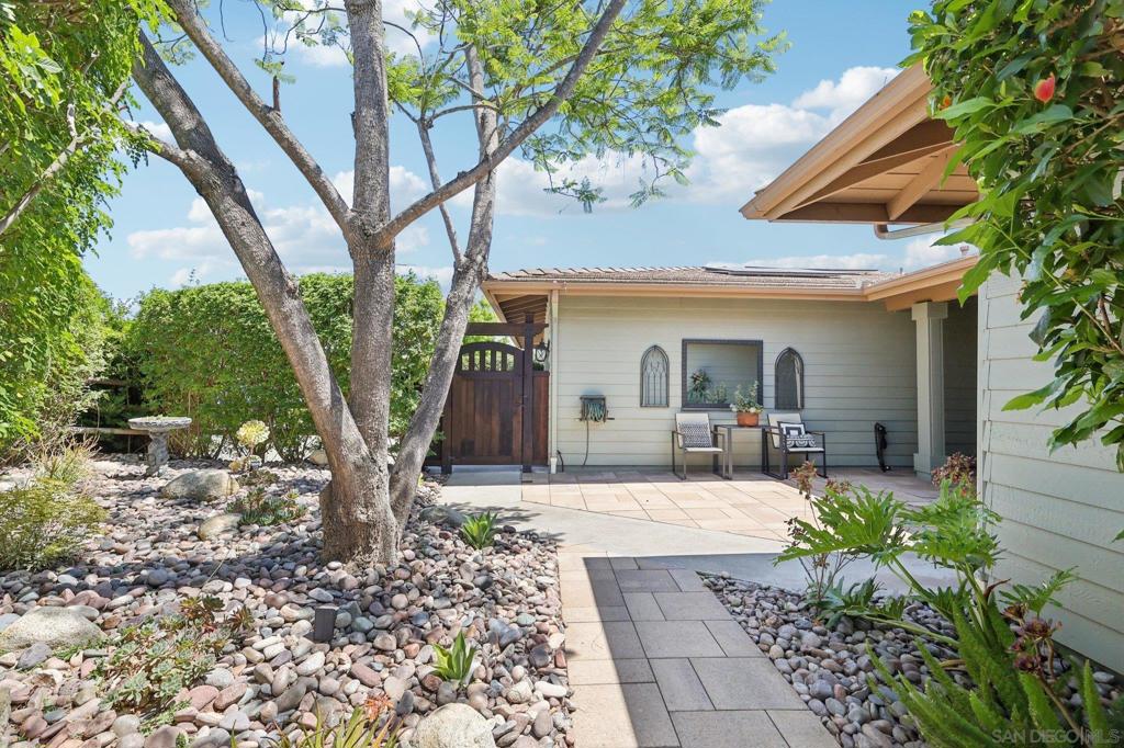 1305 Eagle Glen