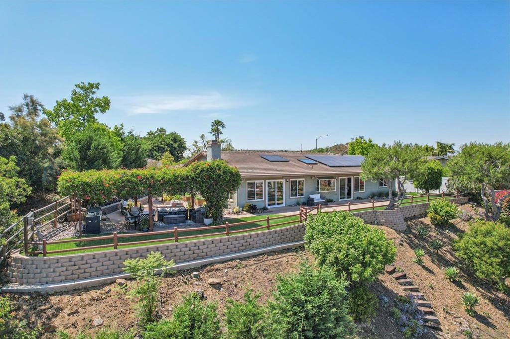 1305 Eagle Glen