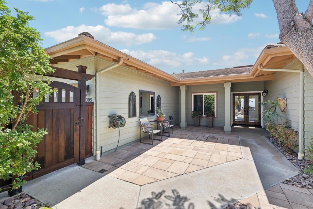1305 Eagle Glen