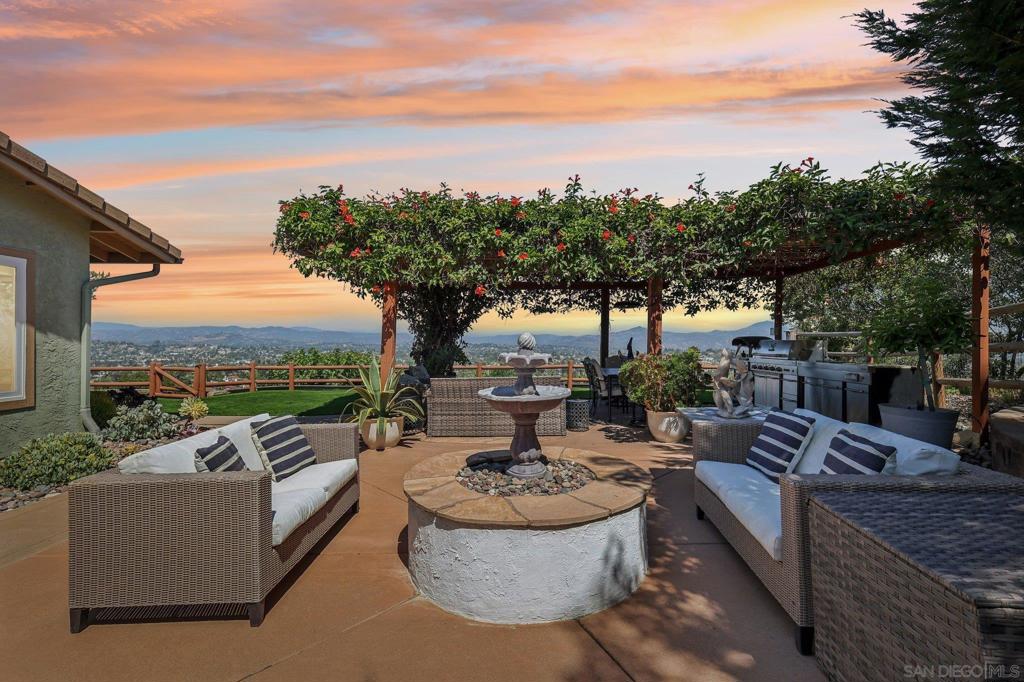 1305 Eagle Glen