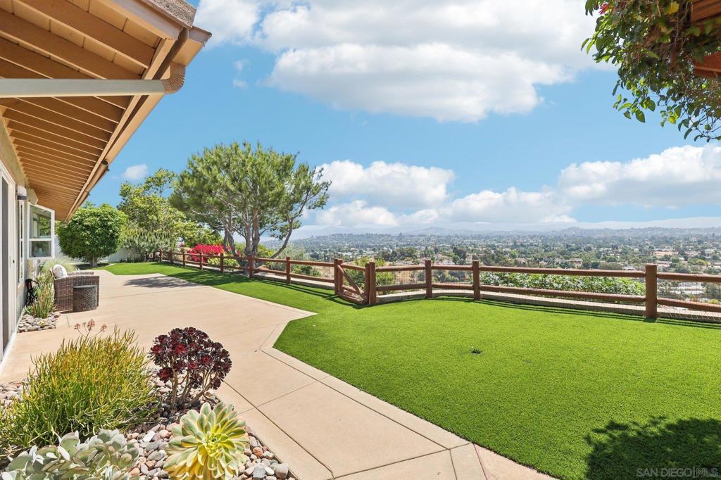 1305 Eagle Glen