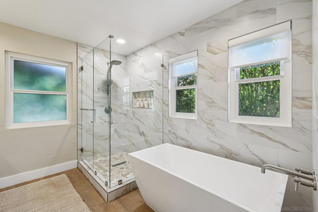 1305 Eagle Glen