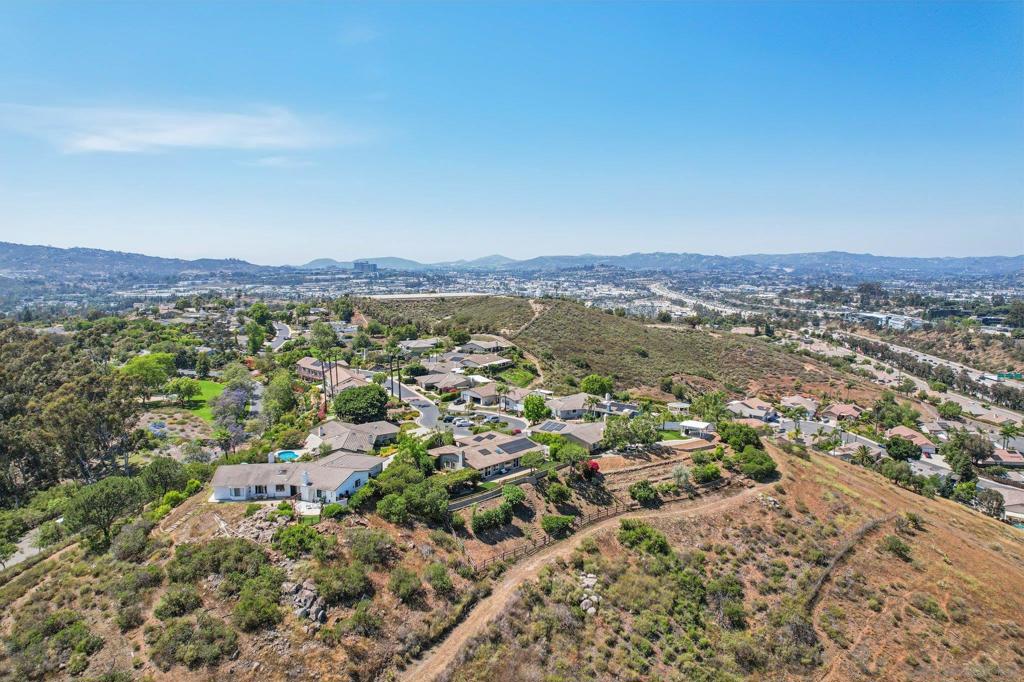1305 Eagle Glen