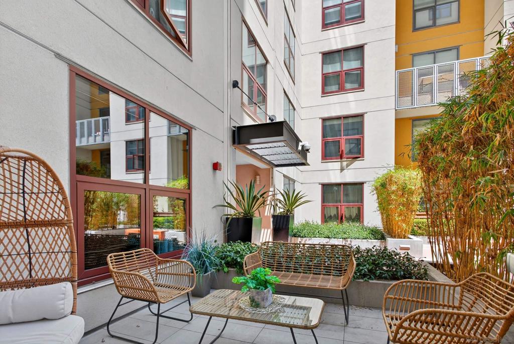 1150 J St 209