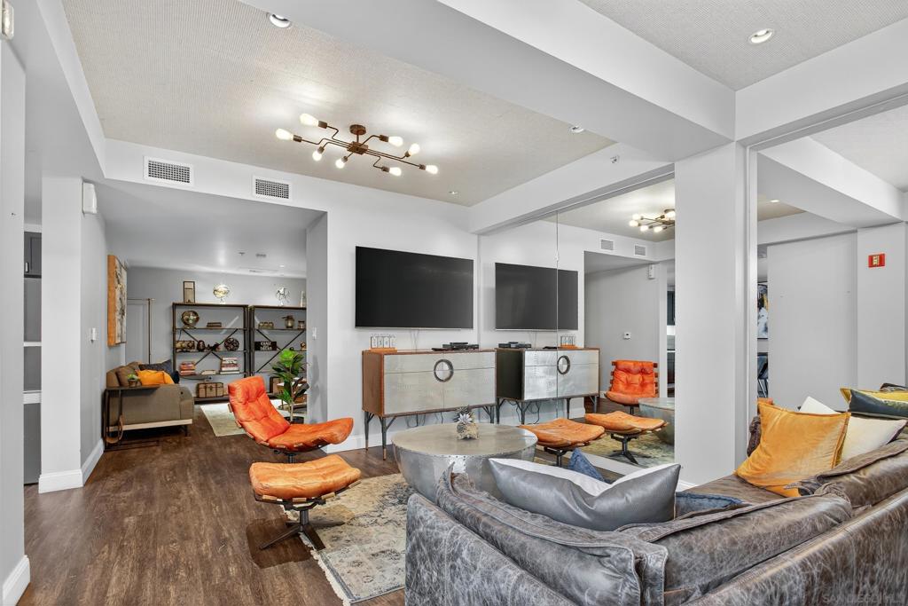 1150 J St 209
