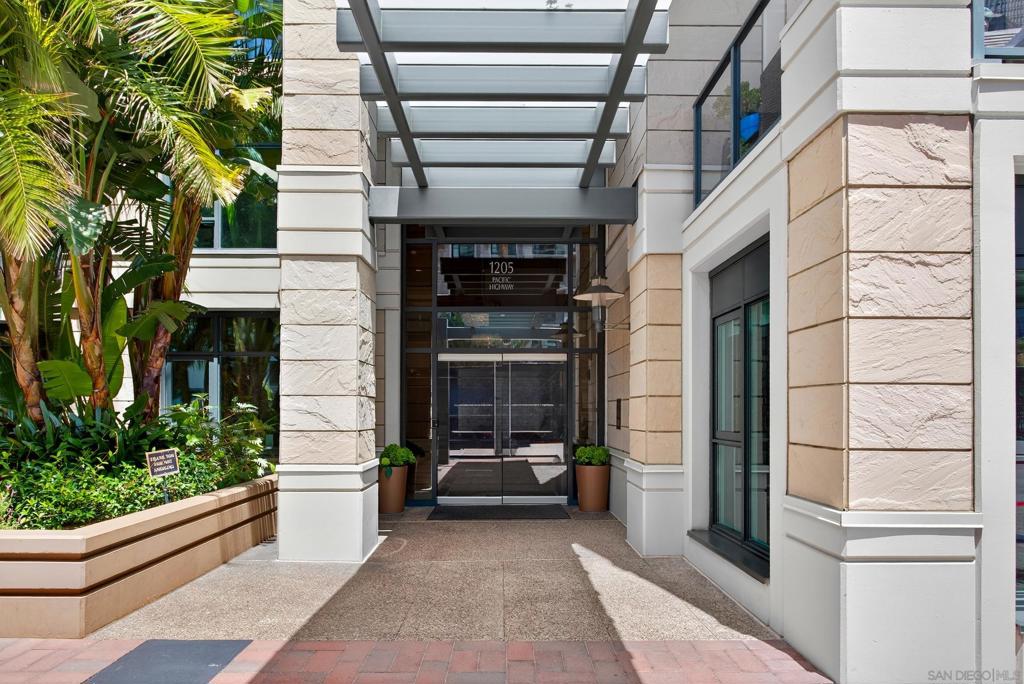 1205 Pacific Hwy 704