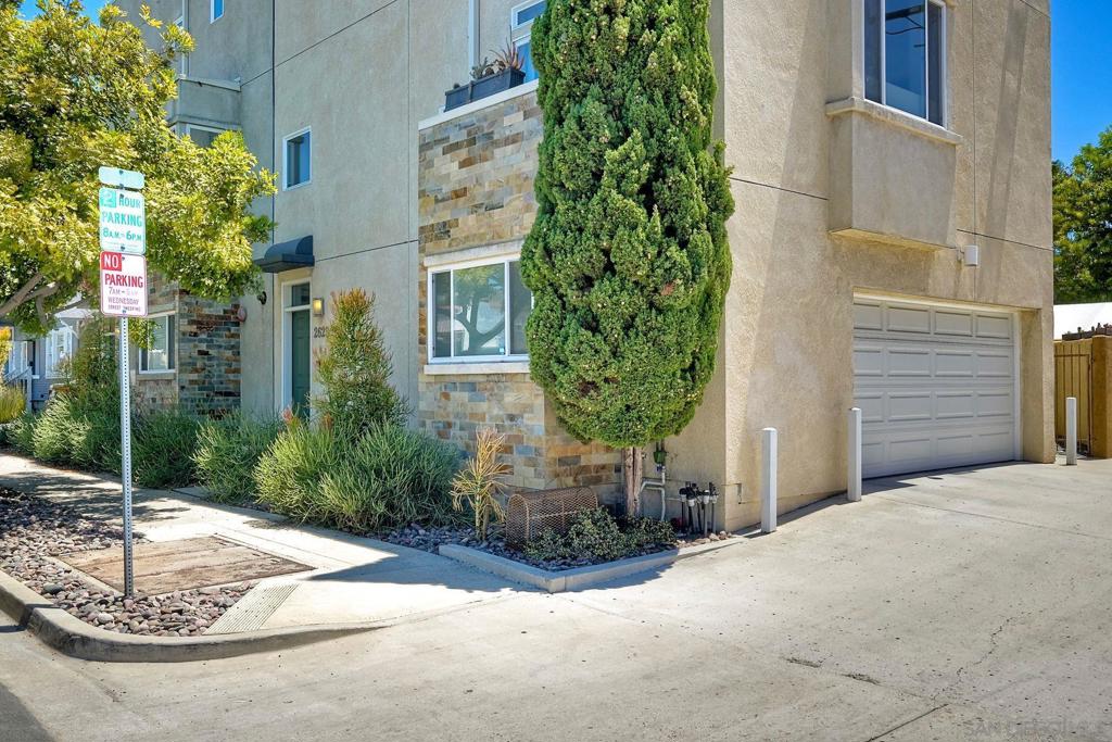 2625 Adams Avenue