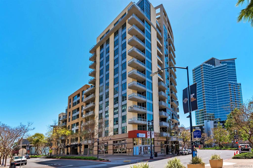 253 10th Ave 526