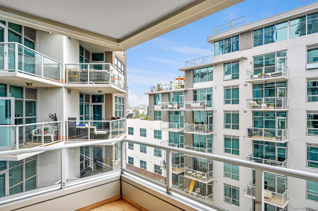 253 10th Ave 526