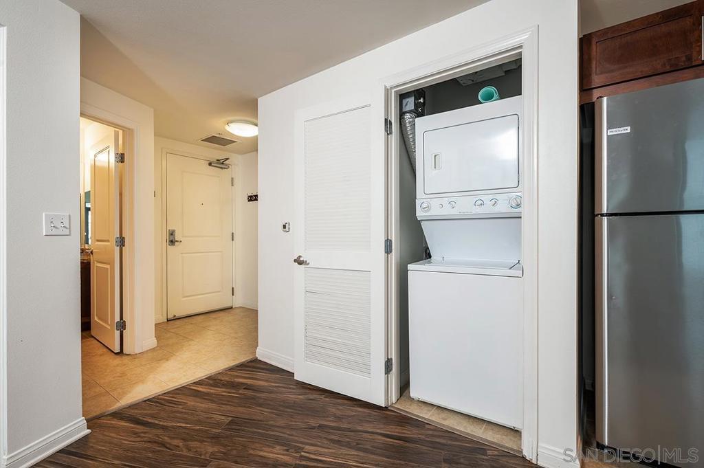 253 10th Ave 526