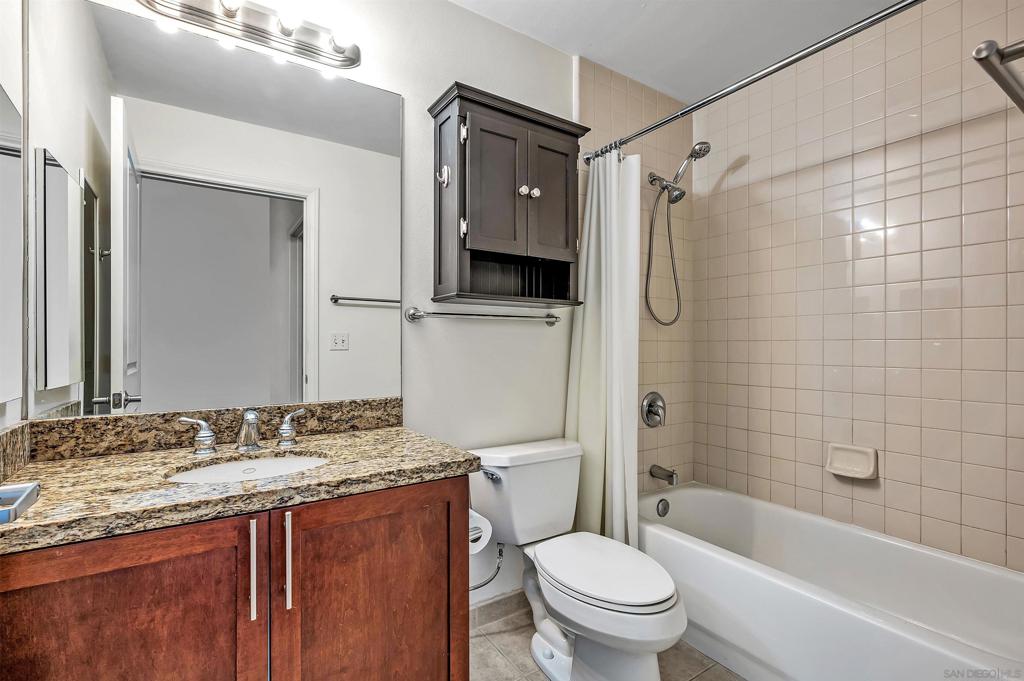 253 10th Ave 526