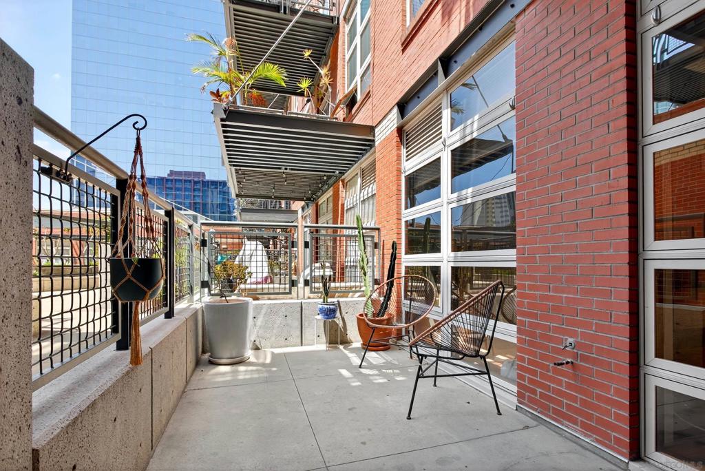 877 Island Ave 218