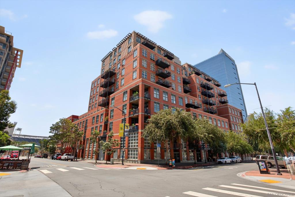 877 Island Ave 218