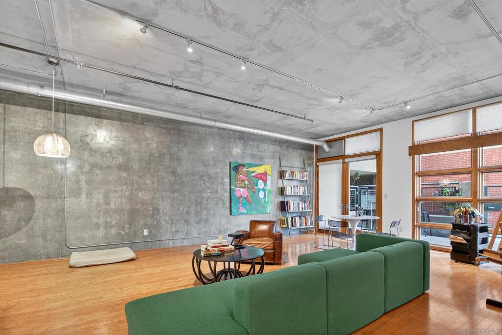 877 Island Ave 218