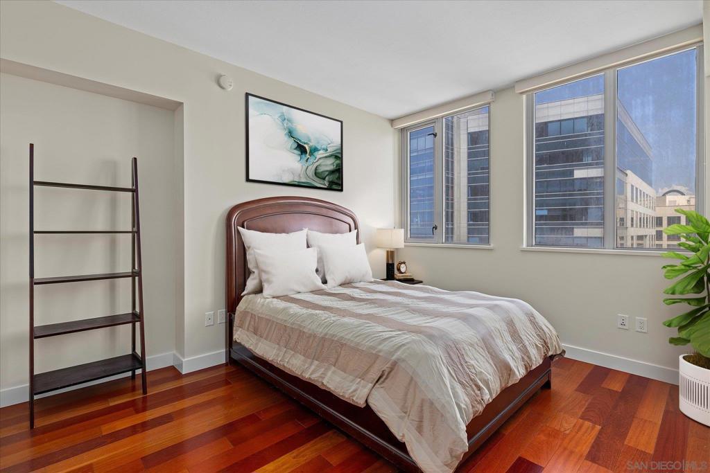 700 W E St 2505
