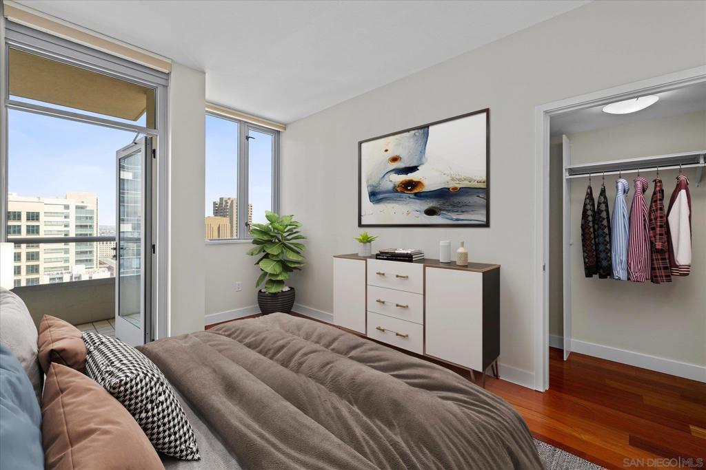 700 W E St 2505