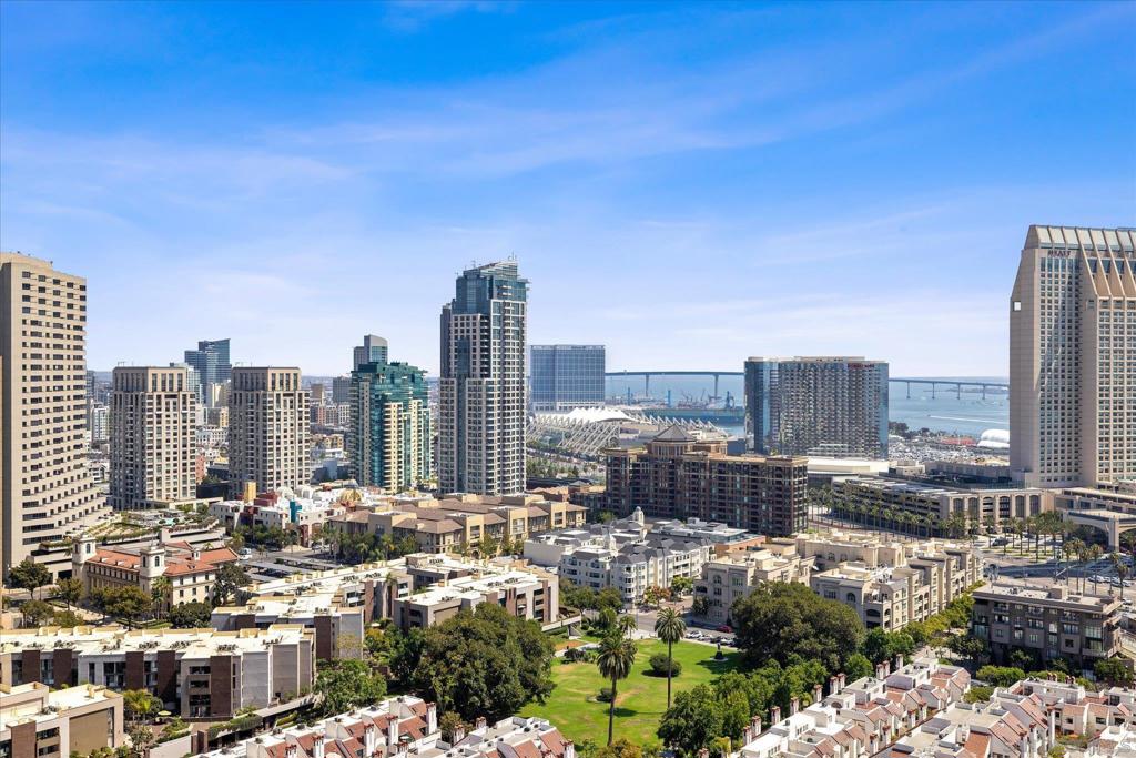 700 W E St 2505