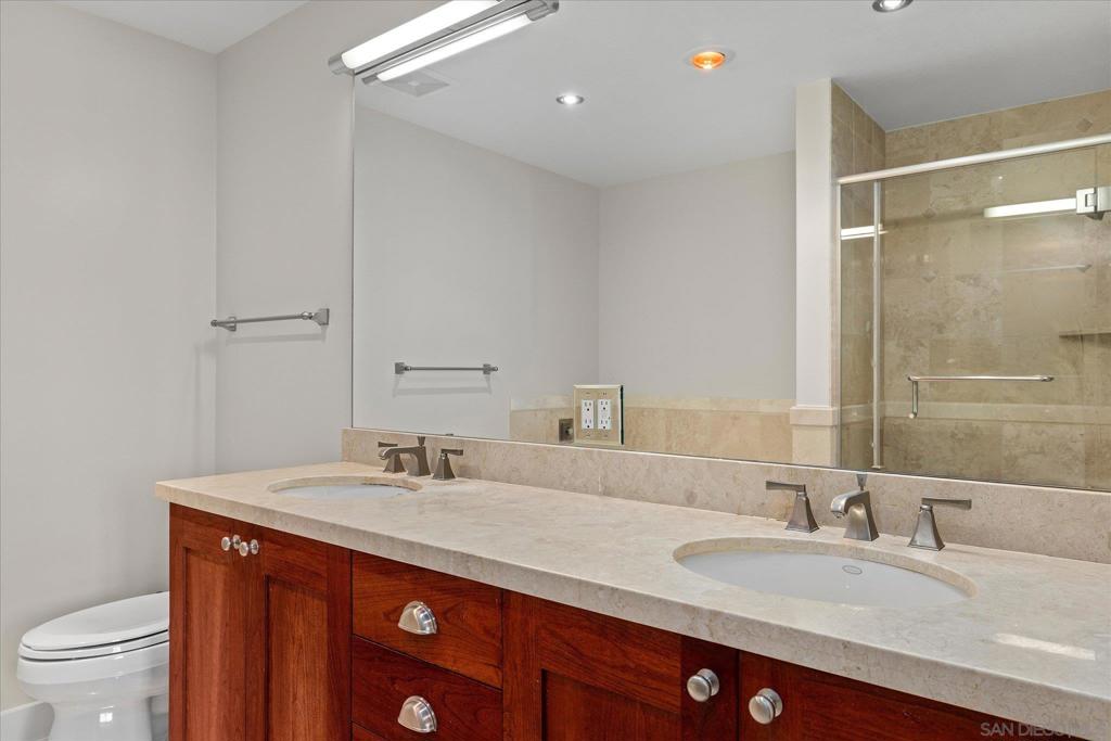 700 W E St 2505