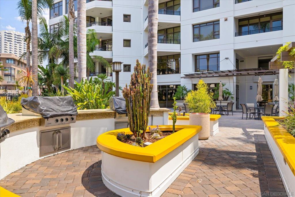 700 W Harbor 1204