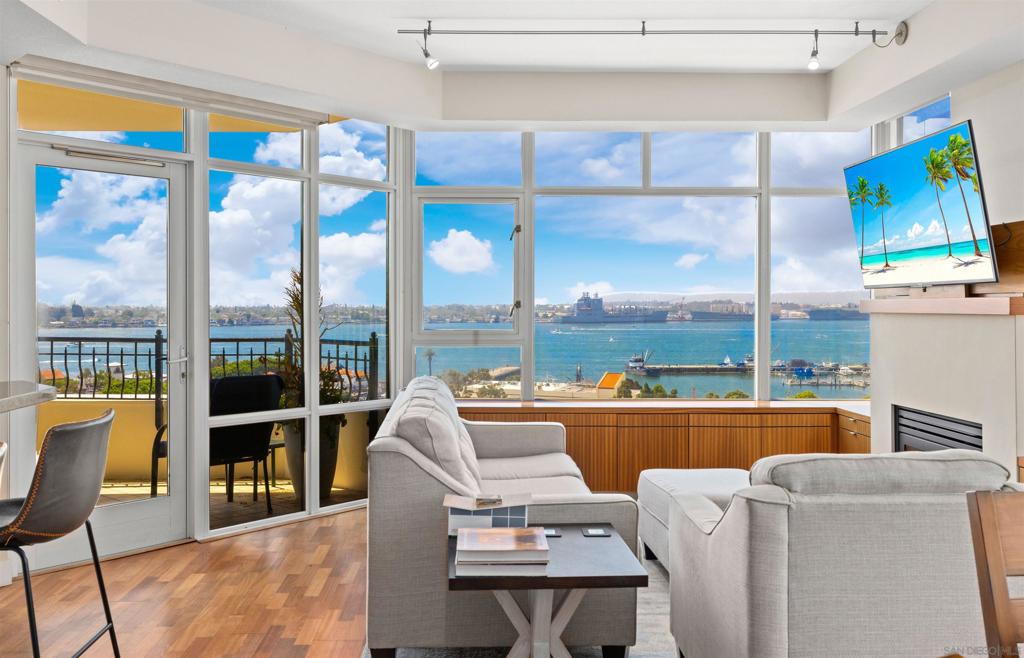 700 W Harbor 1204
