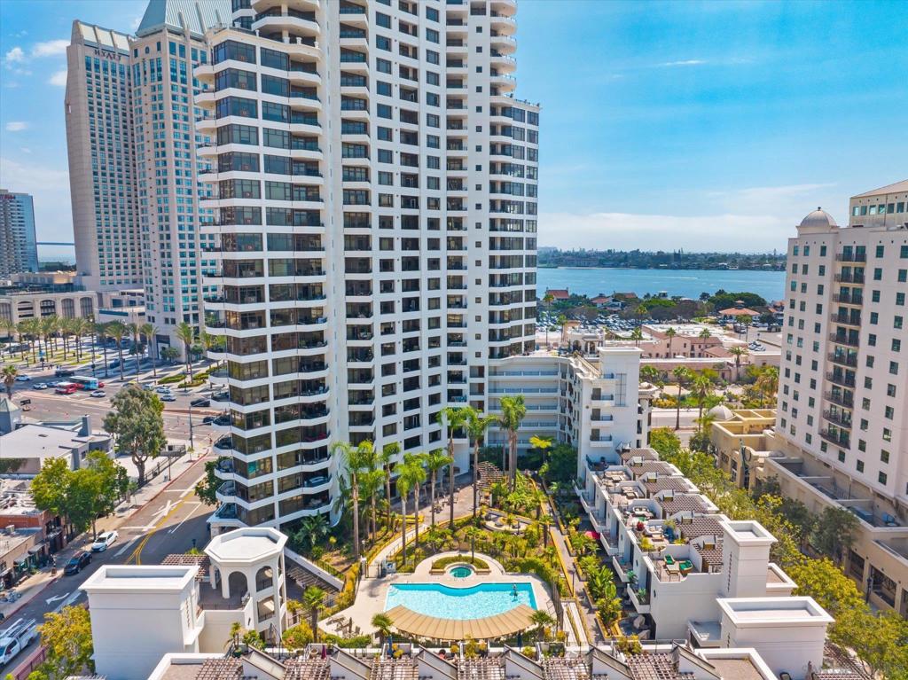 700 W Harbor 1204