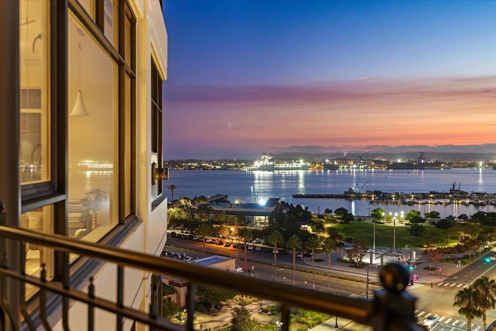 700 W Harbor 1204