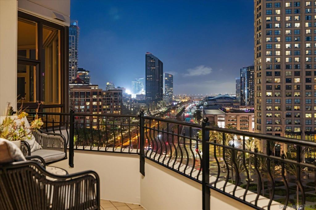 700 W Harbor 1204