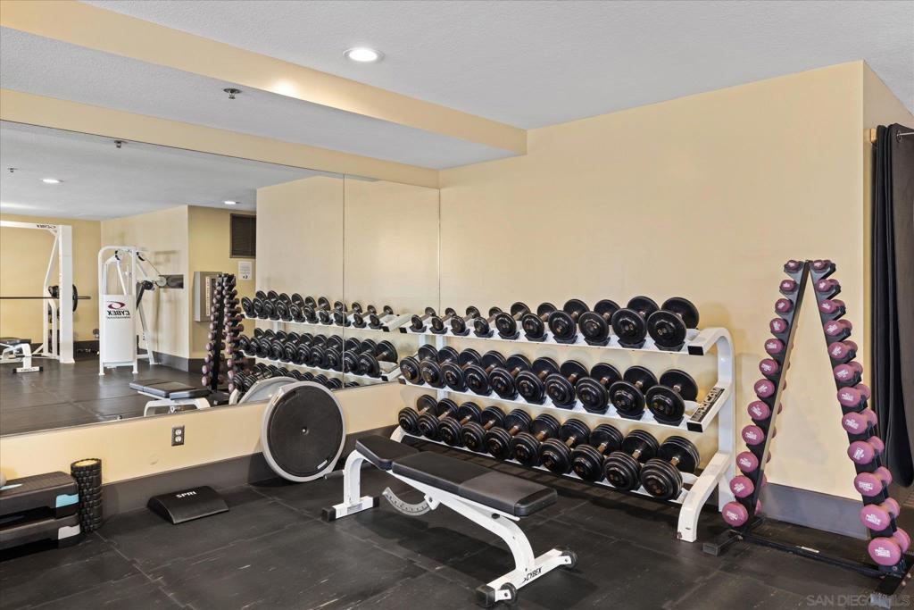 700 W Harbor 1204
