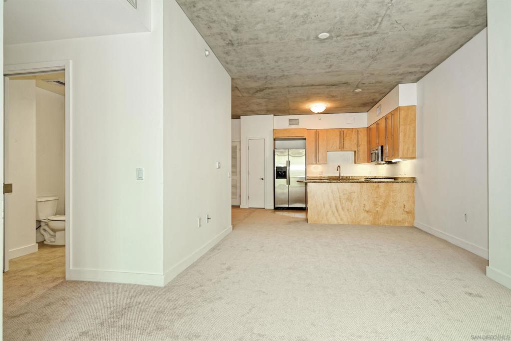 801 Ash St 204