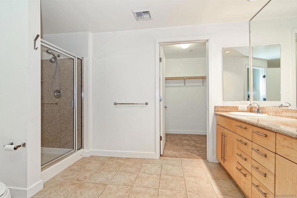 801 Ash St 204