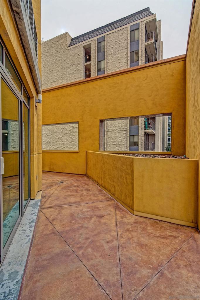 801 Ash St 204