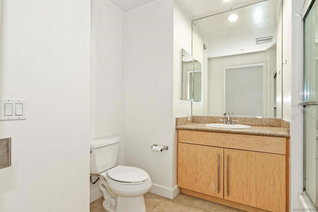 801 Ash St 204