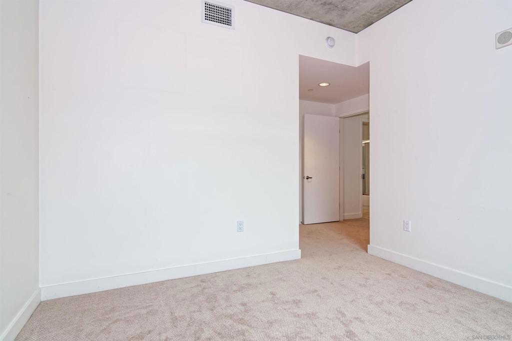 801 Ash St 204