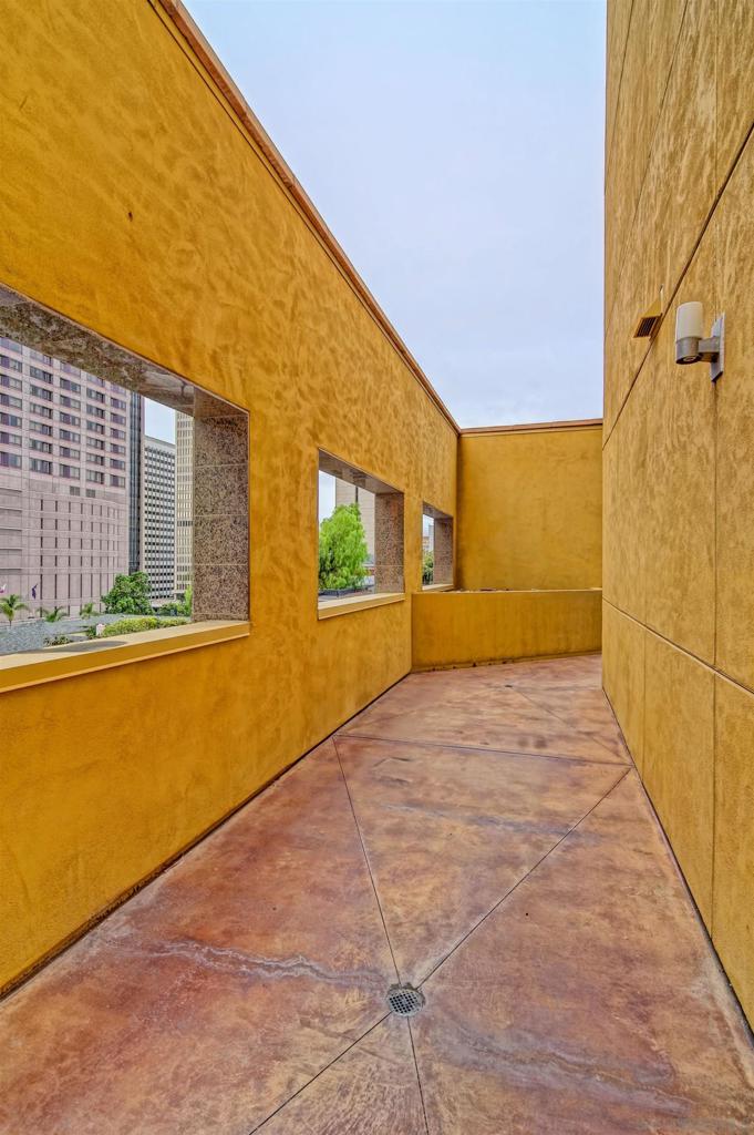 801 Ash St 204