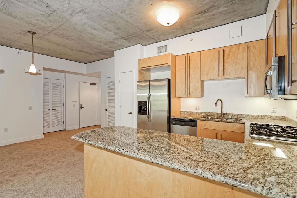 801 Ash St 204